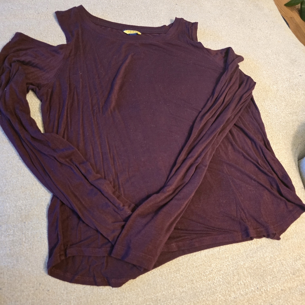 Prince & Fox XL Open Shoulder, Long Sleeve Burgundy Color Shiry, Good Condition